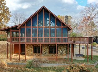 288 Pace Bridge Rd, Marietta, SC 29661