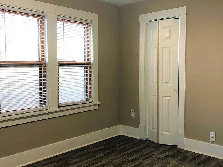 2518 S 46th Ave — Photo 17
