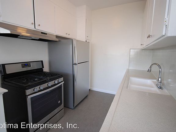 3rd image of 1051 N Ogden Dr APT 08