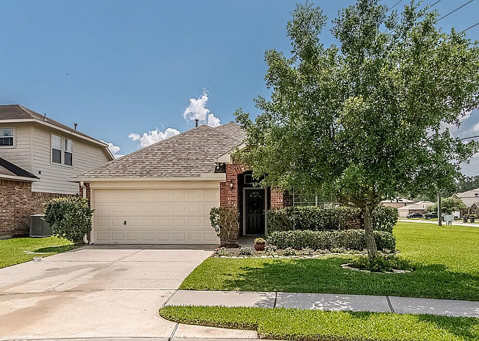1st image of 8739 Cedar Walk Dr