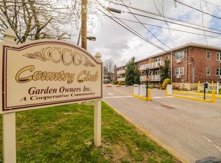 208 Farber Dr, West Babylon, NY 11704