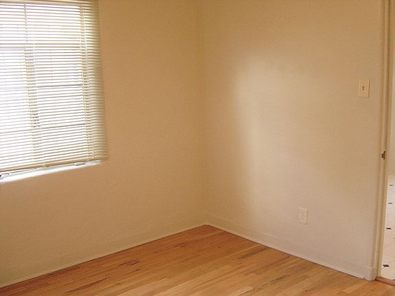 4th image of 231 Morningside Dr NE