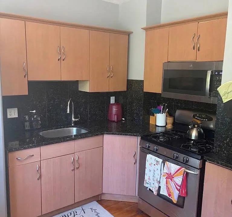 6 Malden St #2