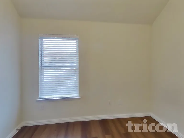 1304 Meridian Dr — Photo 10