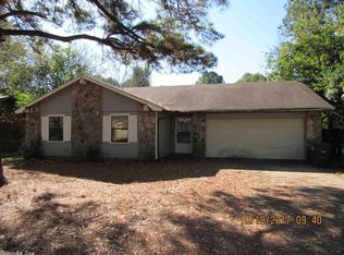 17 1/2 Hawthorne Dr, Conway, AR 72034