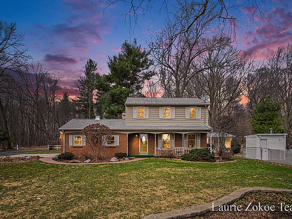 4th image of 1181 Lake Michigan Dr NW