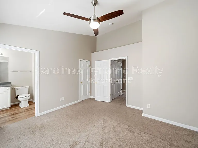 1526 Royal Auburn Ave — Photo 19