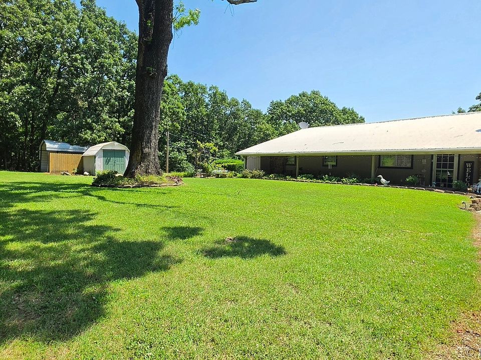 1st image of 405 Woodward Cir