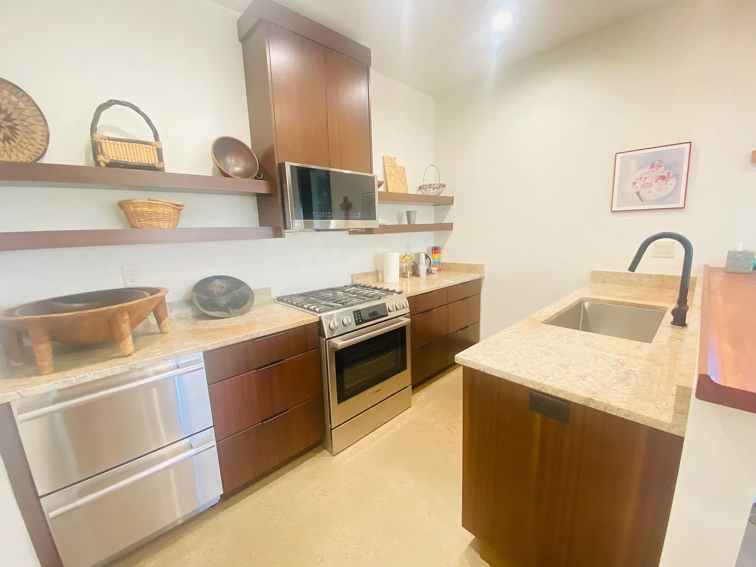 1 bed, 700 sqft, $1,600 — Photo 4
