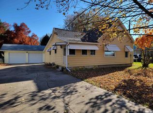 1365 S Avenue B, Canton, IL 61520