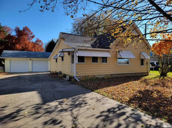 1365 S Avenue B, Canton, IL 61520