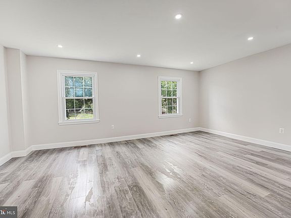 4th image of 4307 Greenberry Ln