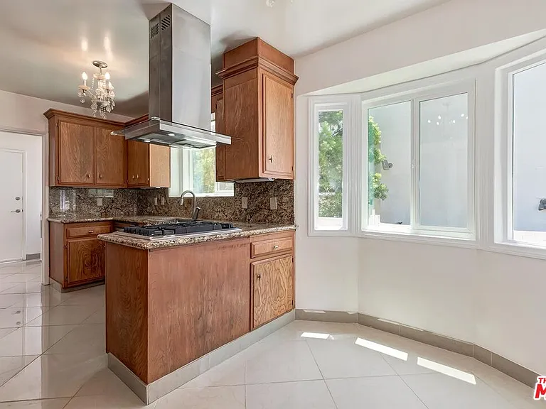 10574 Ashton Ave — Photo 12