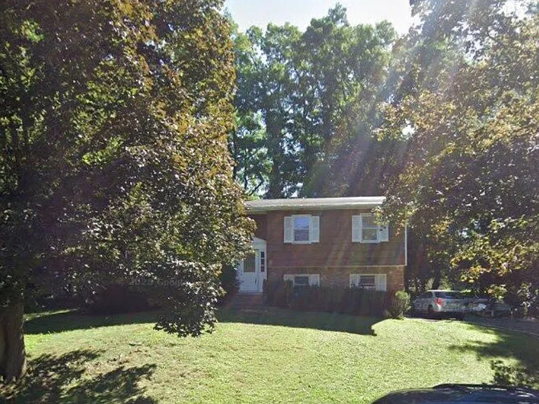 20 Headden Dr — Photo 1