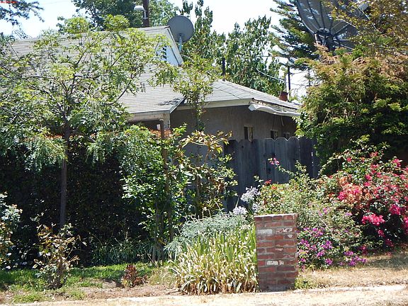 2nd image of 17346 Saticoy St