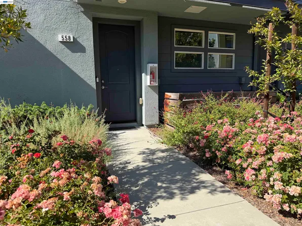 558 Clover Cir, Milpitas, CA 95035