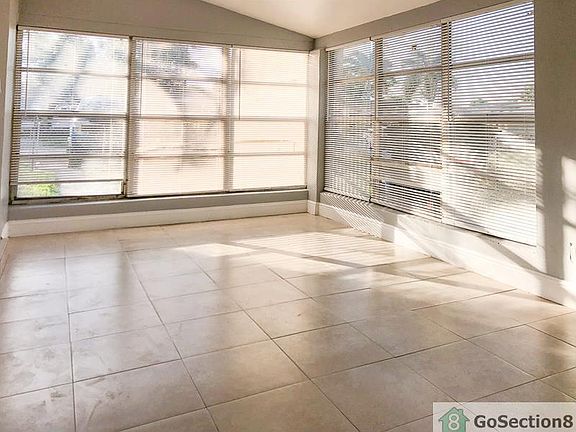 3rd image of 860 NW 34th Ter