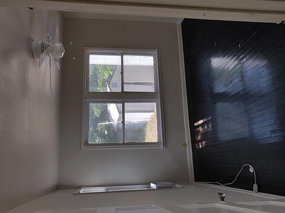 5th image of 810 W Norwood Ct