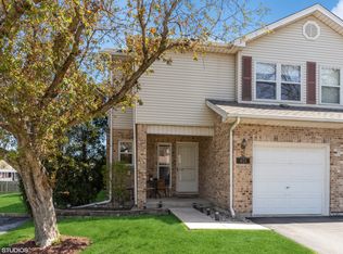 401 S Wenbriar Sq, Addison, IL 60101