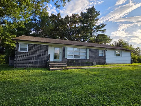 300 Edgewater Dr, Winchester, TN 37398