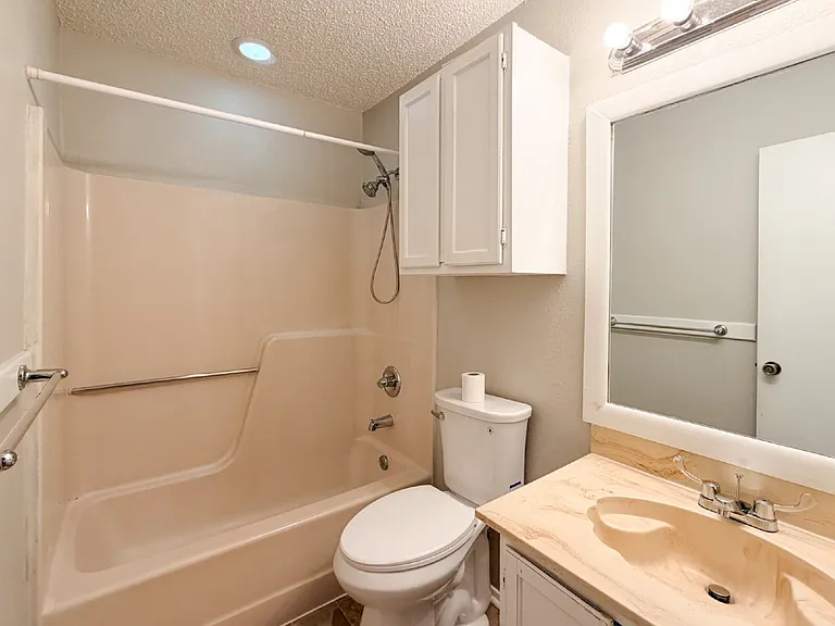 333 Charles St — Photo 15