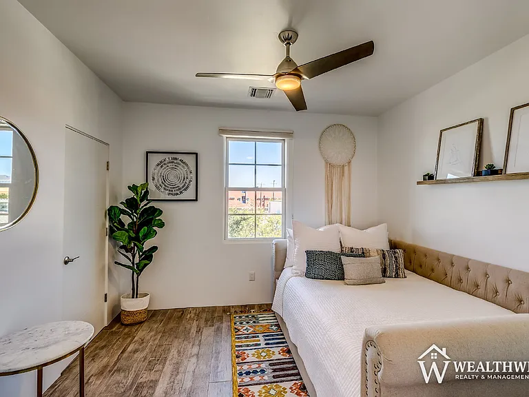 879 W Paseo De Los Zanjeros — Photo 20