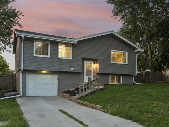 21208 Palomino Rd, Elkhorn, NE 68022