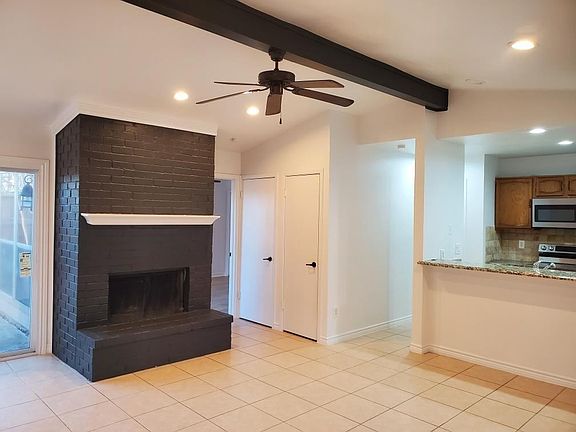 3rd image of 408 Menlo Park Dr