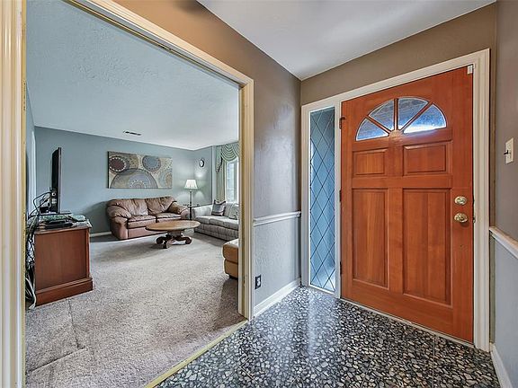 5th image of 22403 Greenbrook Dr