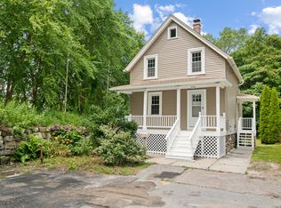 9 Magnolia Ct, New London, CT 06320