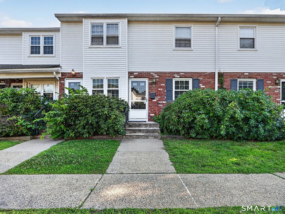 1st image of 10 Bradley Circle #B10