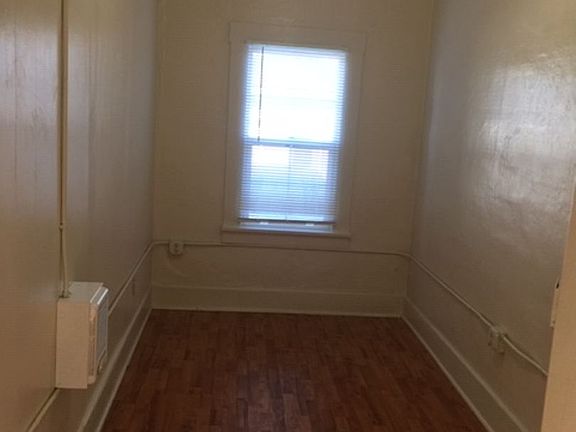 3rd image of 914 N Tower Ave APT 5