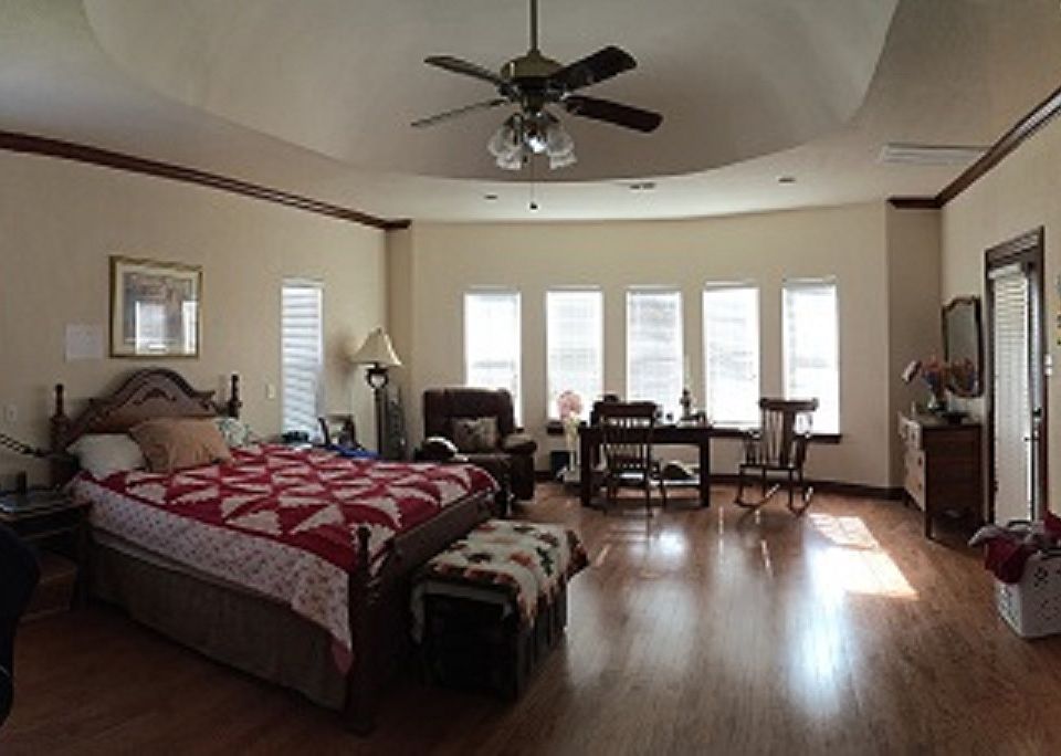 Master bedroom 