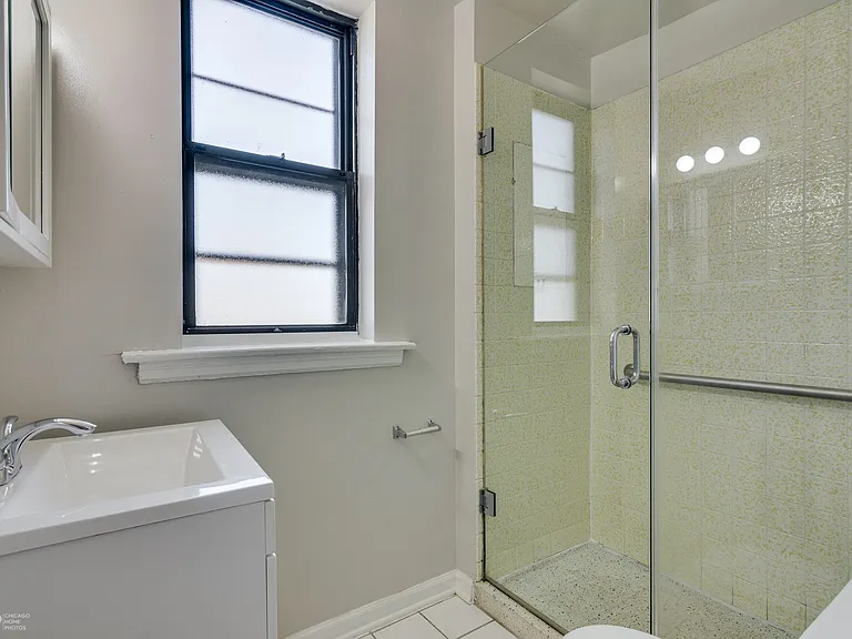 7301 N. Sheridan — Photo 59
