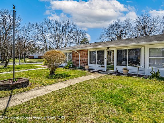3rd image of 436B Portsmouth Drive