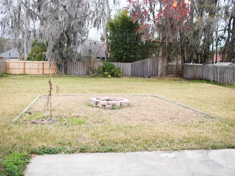 7175 Glendyne Dr N — Photo 13