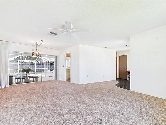 4th image of 1067 44TH AVENUE NE
