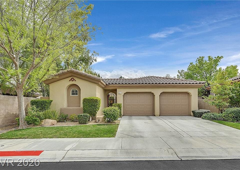 1st image of 107 Emerald Dunes Cir