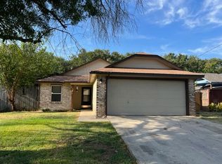 2900 Weston Dr, Denton, TX 76209