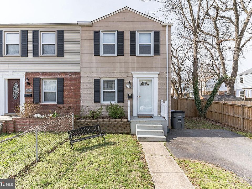 1st image of 2265 Arlington Ter