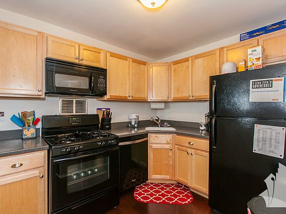 3rd image of 400 E Randolph St APT 3004B