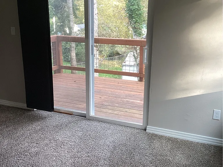2752 NE Reef Ave — Photo 16