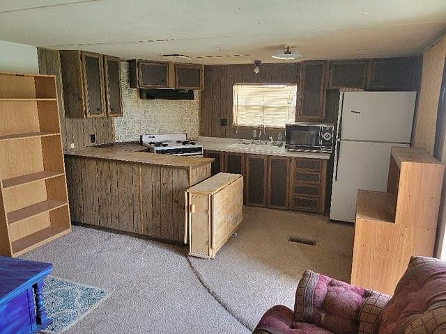 2nd image of 1515 W Broadway Pl