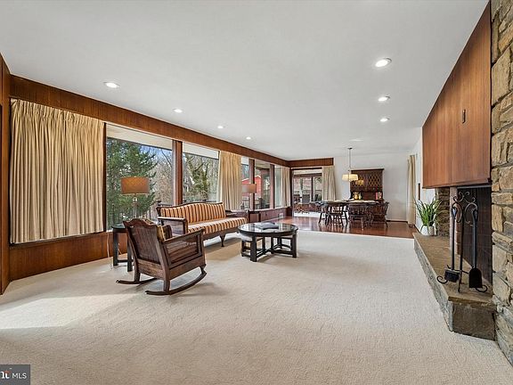 5th image of 120 W Essex Ave