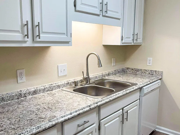2750 W Pershing Blvd #203 — Photo 5