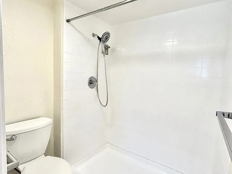 2 Elm St #100 — Photo 12