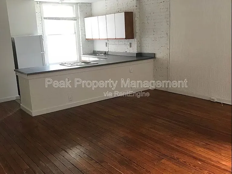308 W Broad St #A — Photo 2