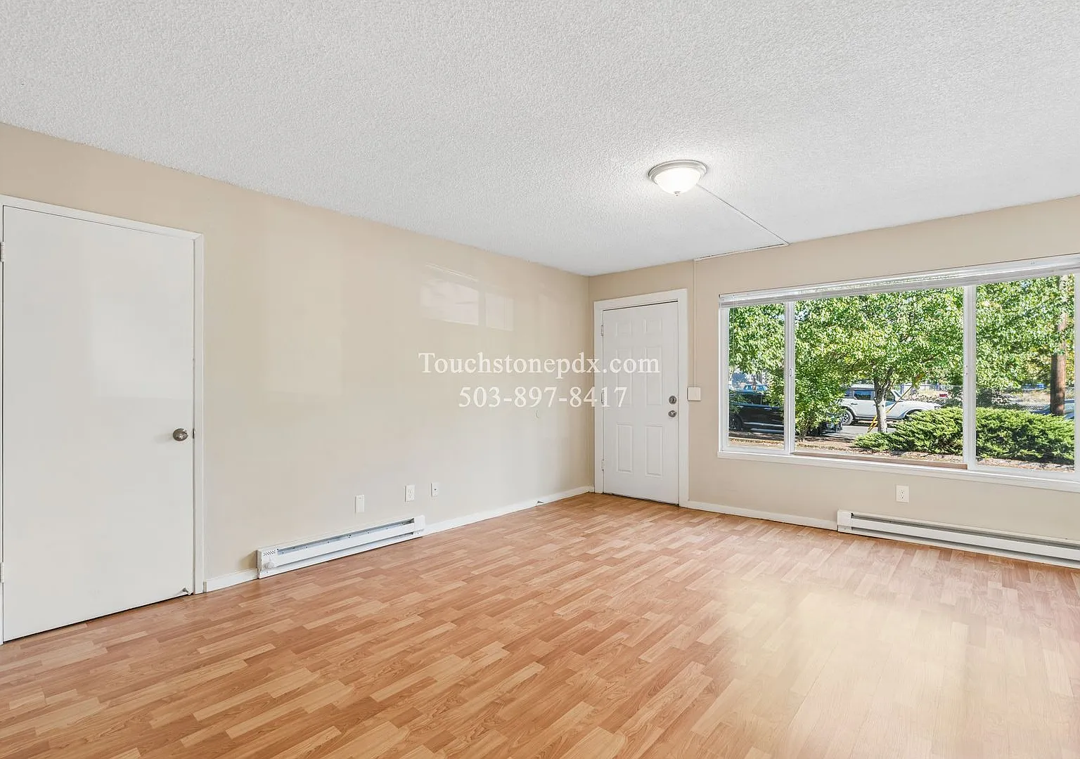 Your New Home Awaits Cozy 2BR/1BA in Portland with Parking! — Photo 4