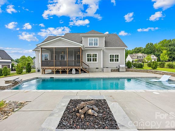 4th image of 179 Hidden Meadows Dr