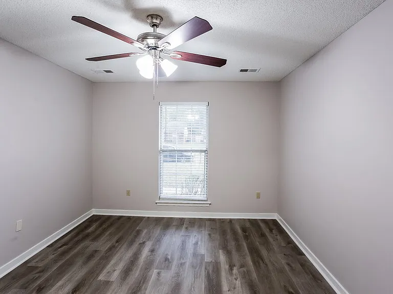 7163 Windsor Dr — Photo 11